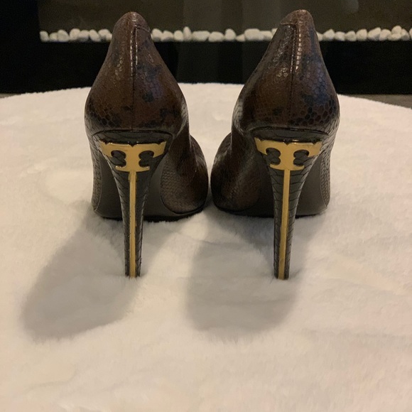 Tory Burch Stilettos w/T Detailing Size 10M - Picture 1 of 5